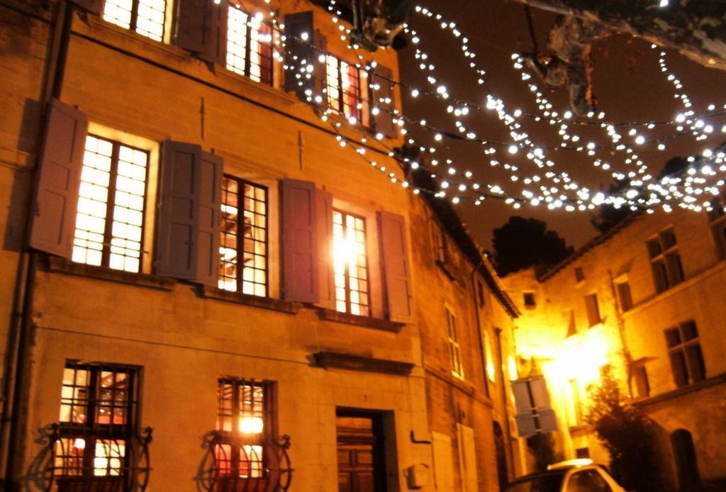 Les Saisons Bed & Breakfast วิลเนิฟ-เลส์-อาวิญง ภายนอก รูปภาพ