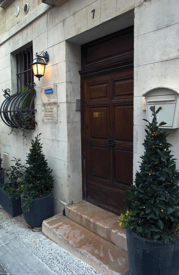 Les Saisons Bed & Breakfast วิลเนิฟ-เลส์-อาวิญง ภายนอก รูปภาพ
