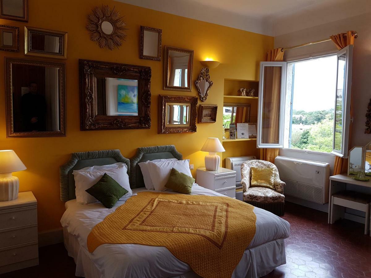 Les Saisons Bed & Breakfast วิลเนิฟ-เลส์-อาวิญง ภายนอก รูปภาพ
